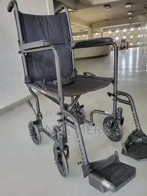 Small Wheel 8"Wheelchair从去medical Is to Lead the World With Innovative