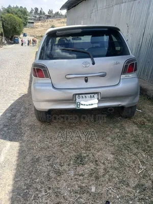 Toyota Vitz 2001 Silver