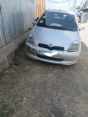 Toyota Vitz 2001 Silver