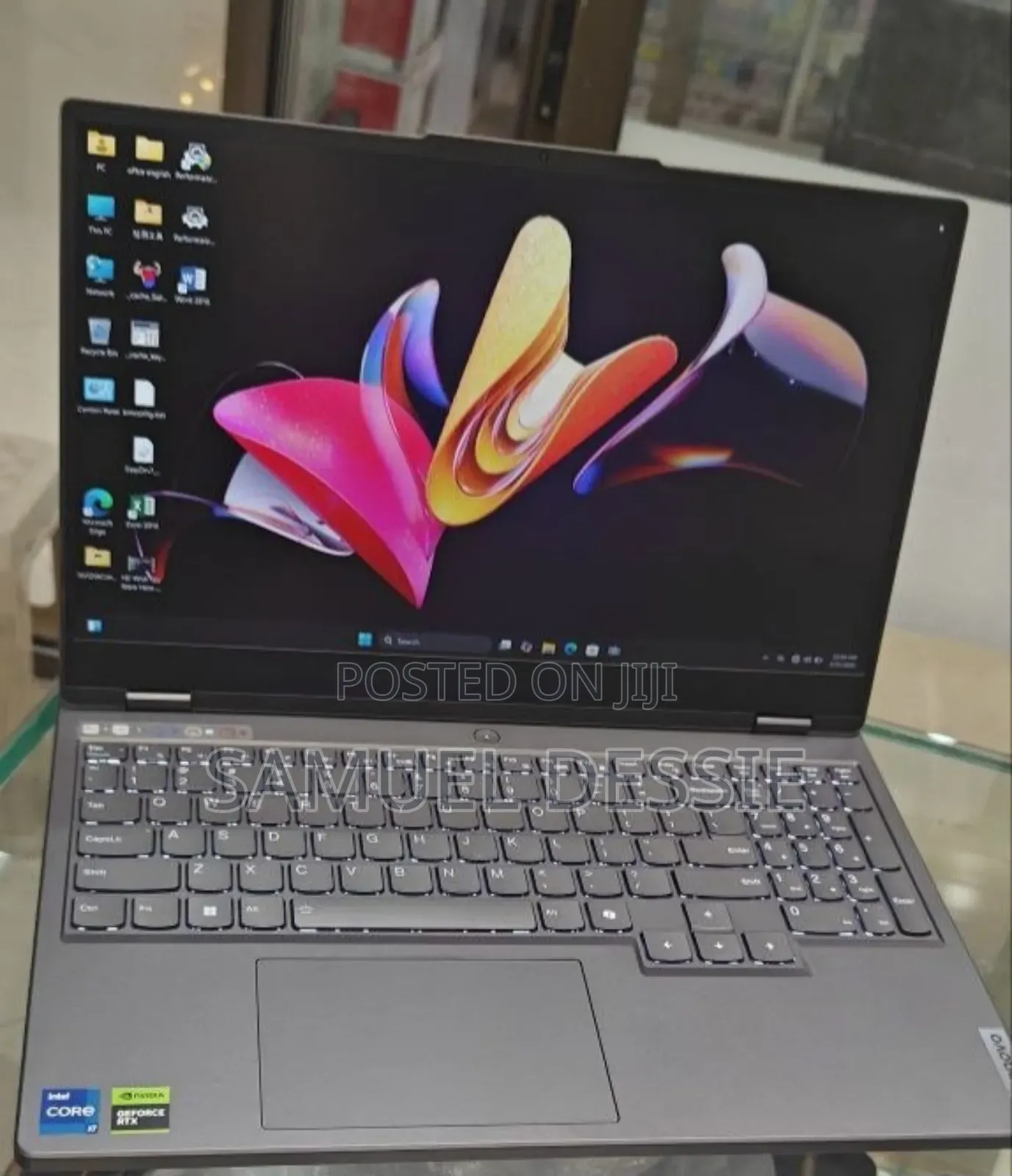 New Laptop Lenovo Legion 7 24GB Intel Core i7 SSD 1T