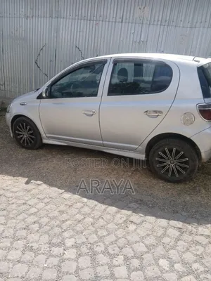 Toyota Vitz 2001 Silver