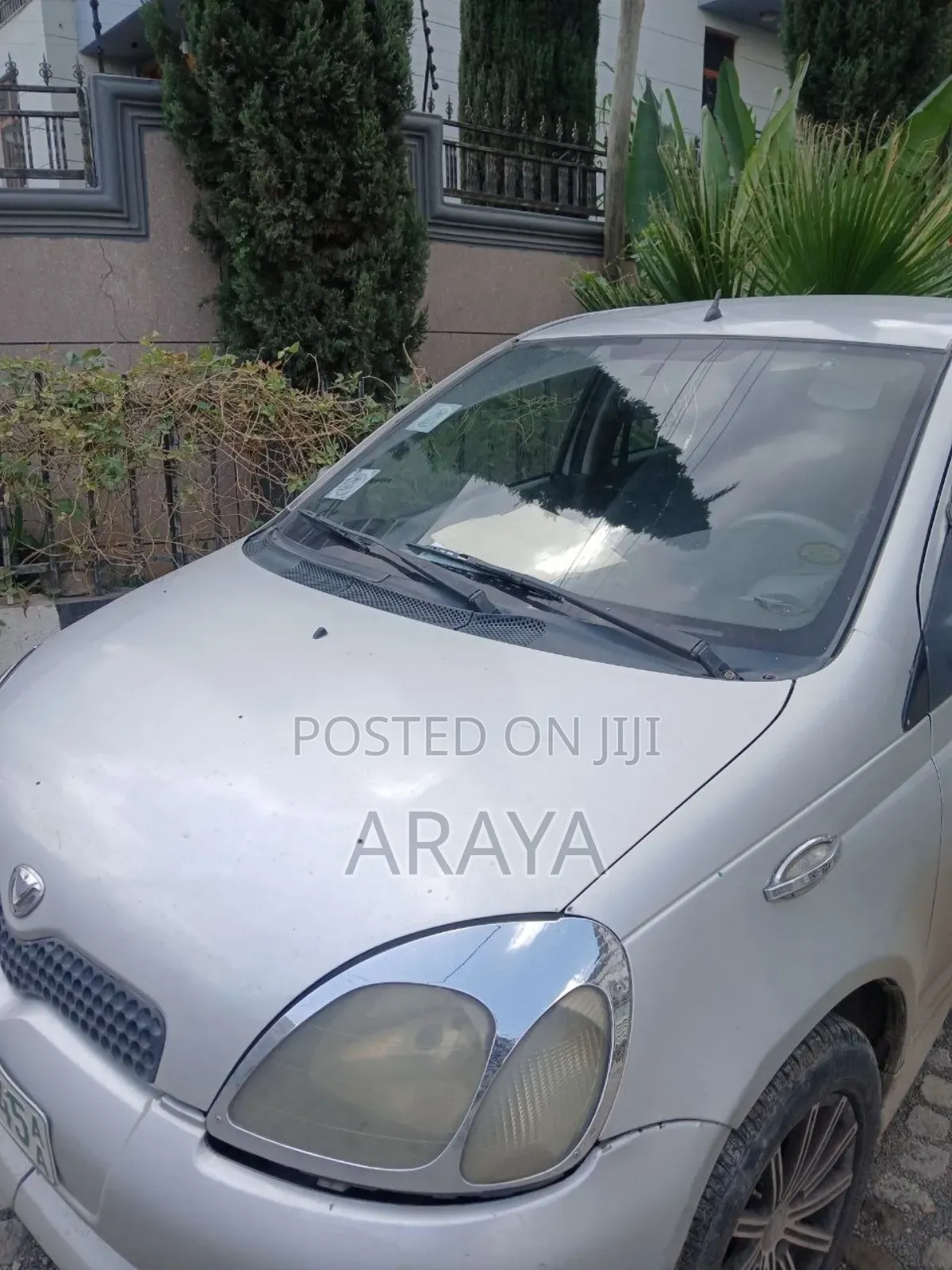 Toyota Vitz 2001 Silver