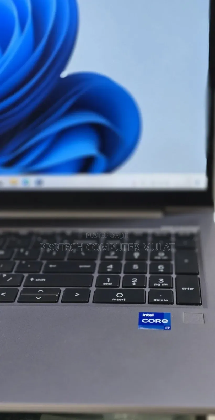New Laptop HP ZBook Firefly G8 16GB Intel Core i7 SSD 512GB