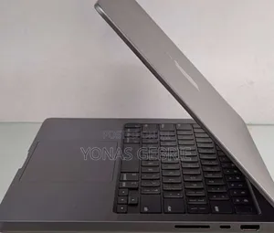 New Laptop Apple MacBook 16GB Apple M1 SSD 512GB