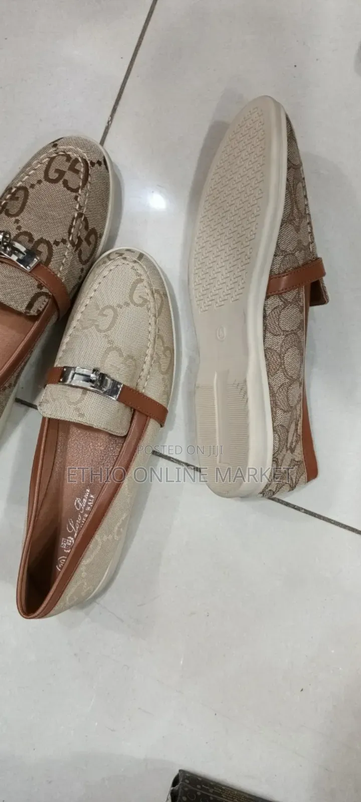 Gucci Flat Shoes