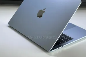 New Laptop Apple MacBook Air 2025 M4 13-inch 16GB Apple M4 SSD 256GB