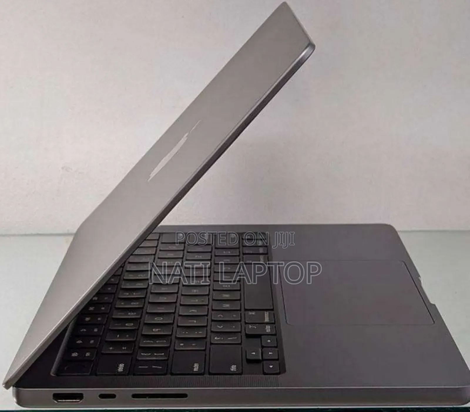 New Laptop Apple MacBook Pro M1 16GB Apple M1 Pro SSD 512GB