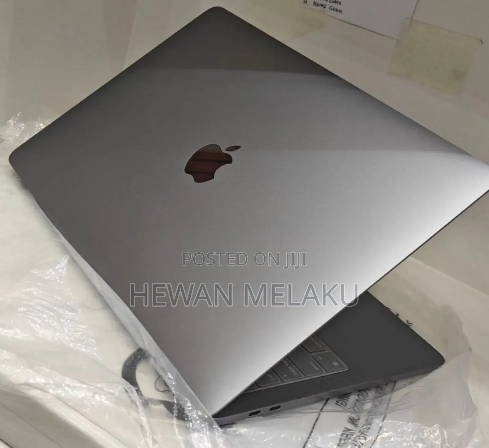 New Laptop Apple MacBook Pro M1 8GB Apple M1 Pro SSD 256GB