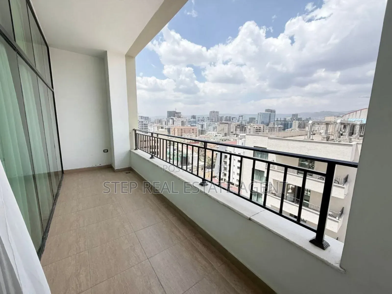 4bdrm Apartment in Bole for sale