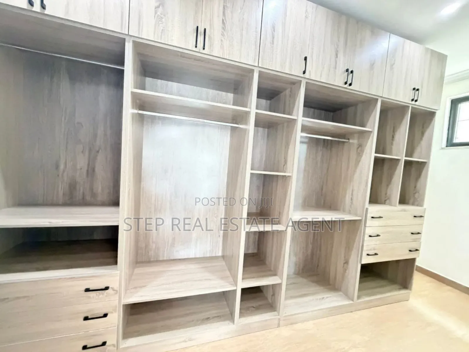 4bdrm Apartment in Bole for sale