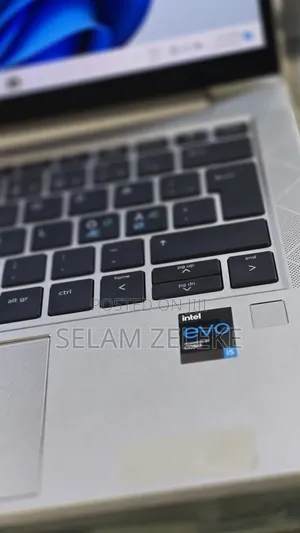 New Laptop HP EliteBook 830 G8 16GB Intel Core i5 SSD 512GB