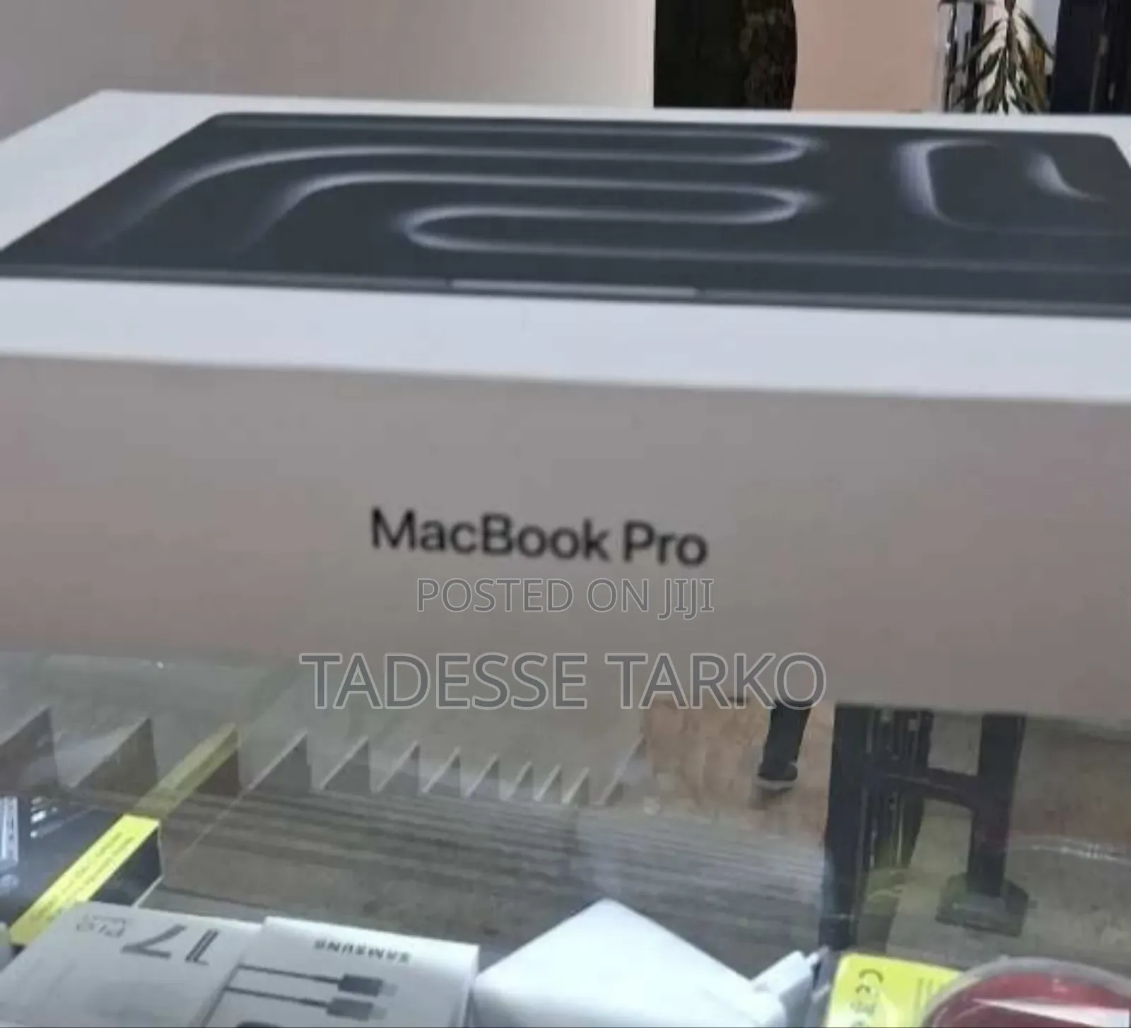 New Laptop Apple Macbook Pro 2025 M5 14-inch 24GB Apple M5 SSD 512GB