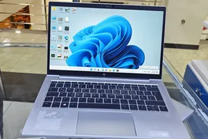 New Laptop HP EliteBook 830 G8 8GB Intel Core i5 SSD 512GB