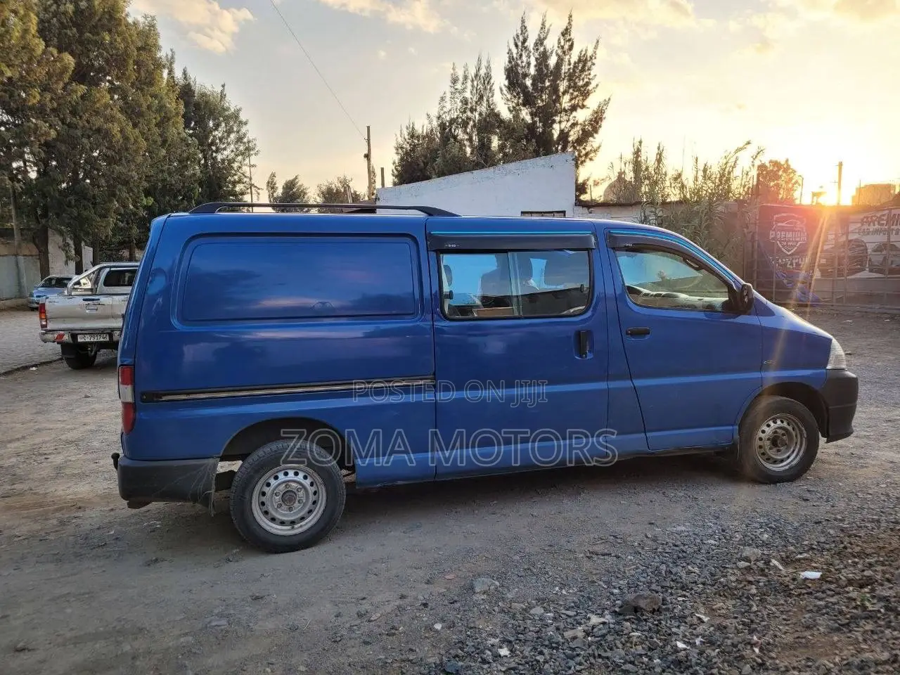 Toyota Land Cruiser 100 4.2 2008 Blue