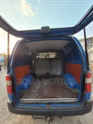 Toyota Land Cruiser 100 4.2 2008 Blue