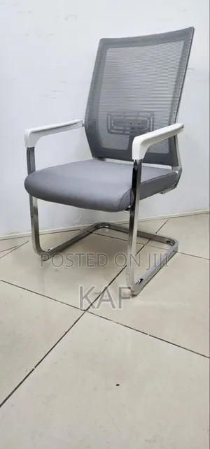 U Leg Chair