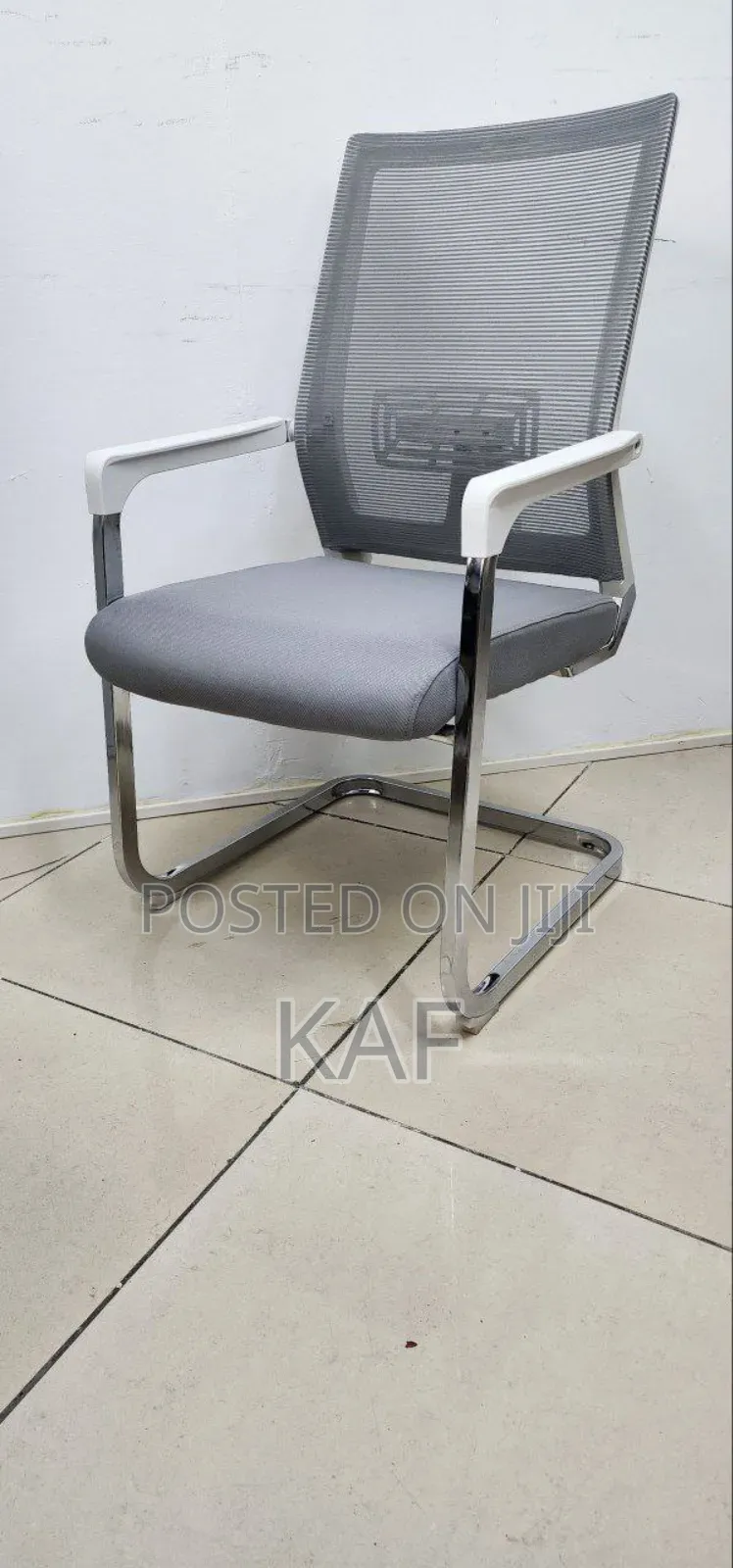 U Leg Chair