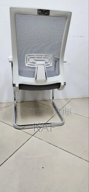 U Leg Chair