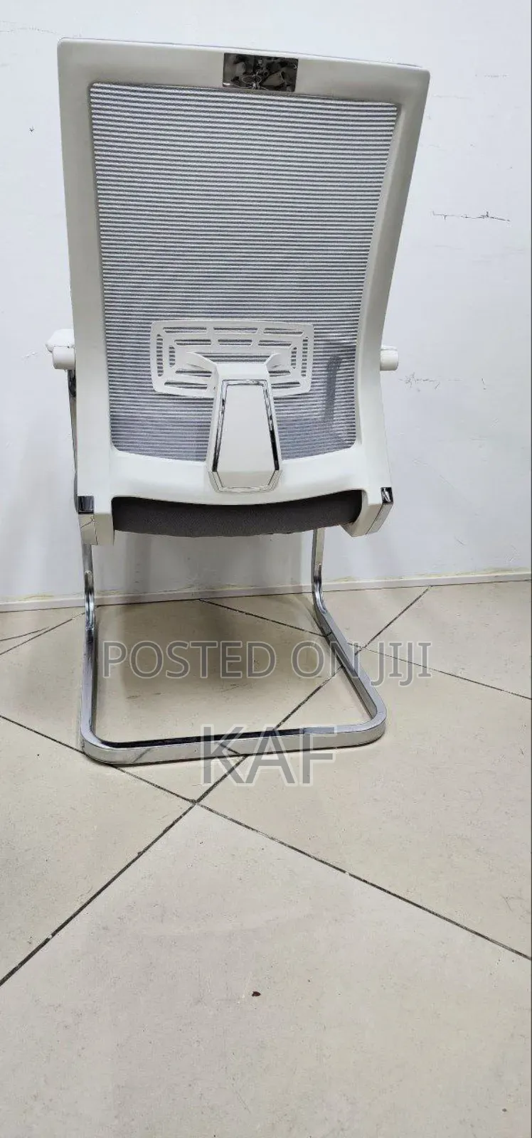 U Leg Chair