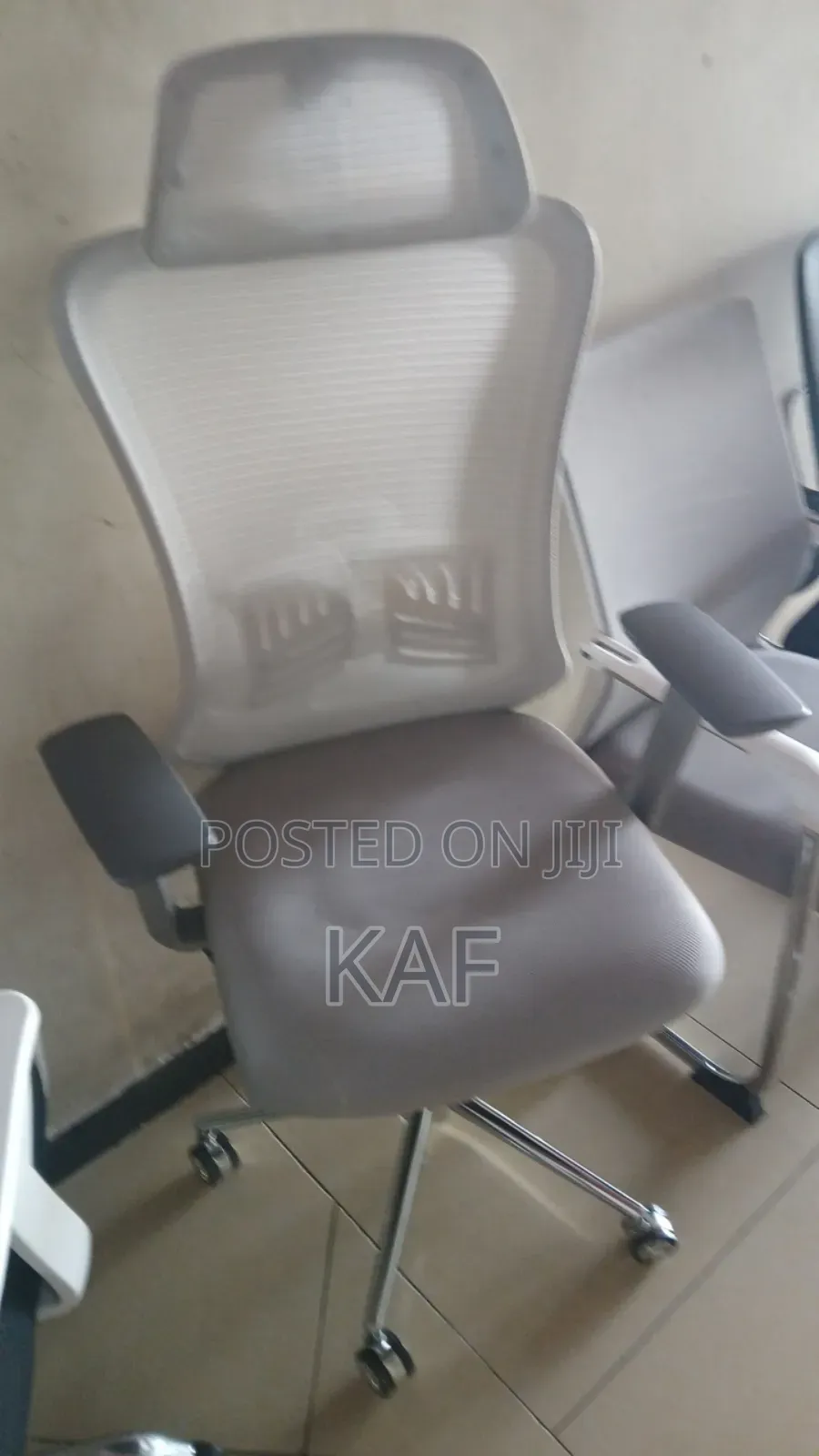Mansgerial Swevil Chair