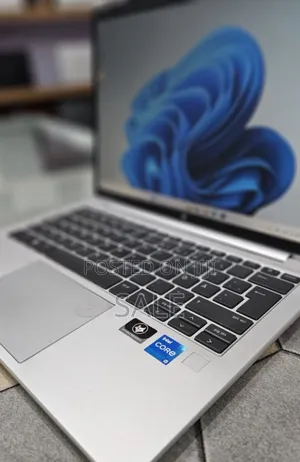 New Laptop HP EliteBook 830 G9 16GB Intel Core i5 SSD 512GB