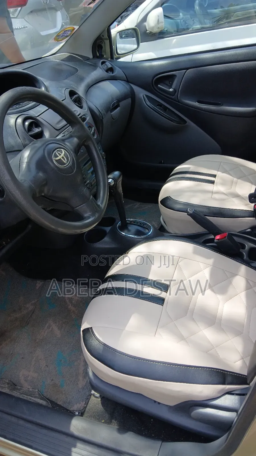 Toyota Vitz 2002 Gold