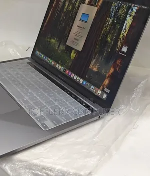 New Laptop Apple MacBook Pro M1 16GB AMD A8 SSD 256GB
