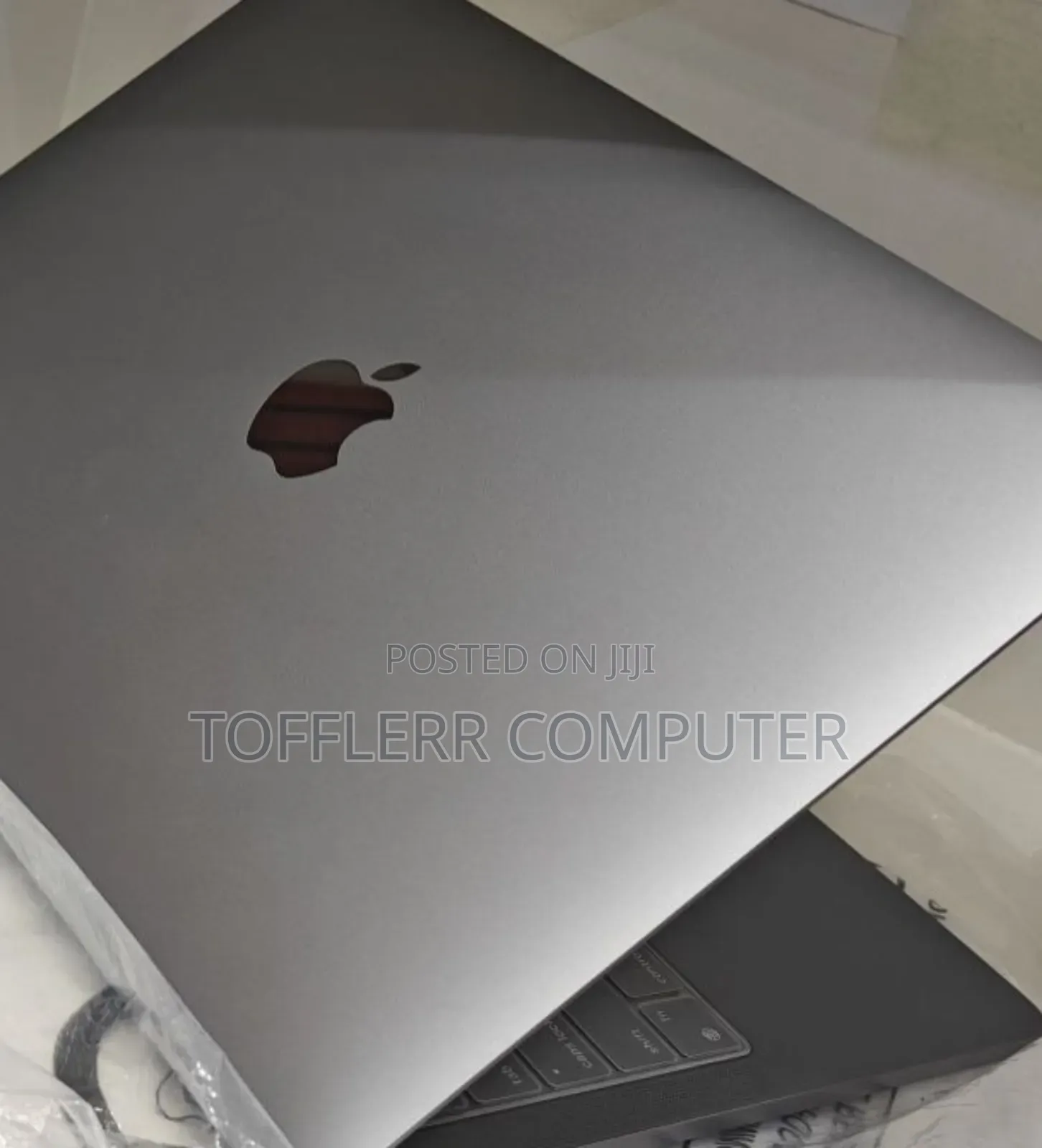 New Laptop Apple MacBook Pro M1 16GB AMD A8 SSD 256GB