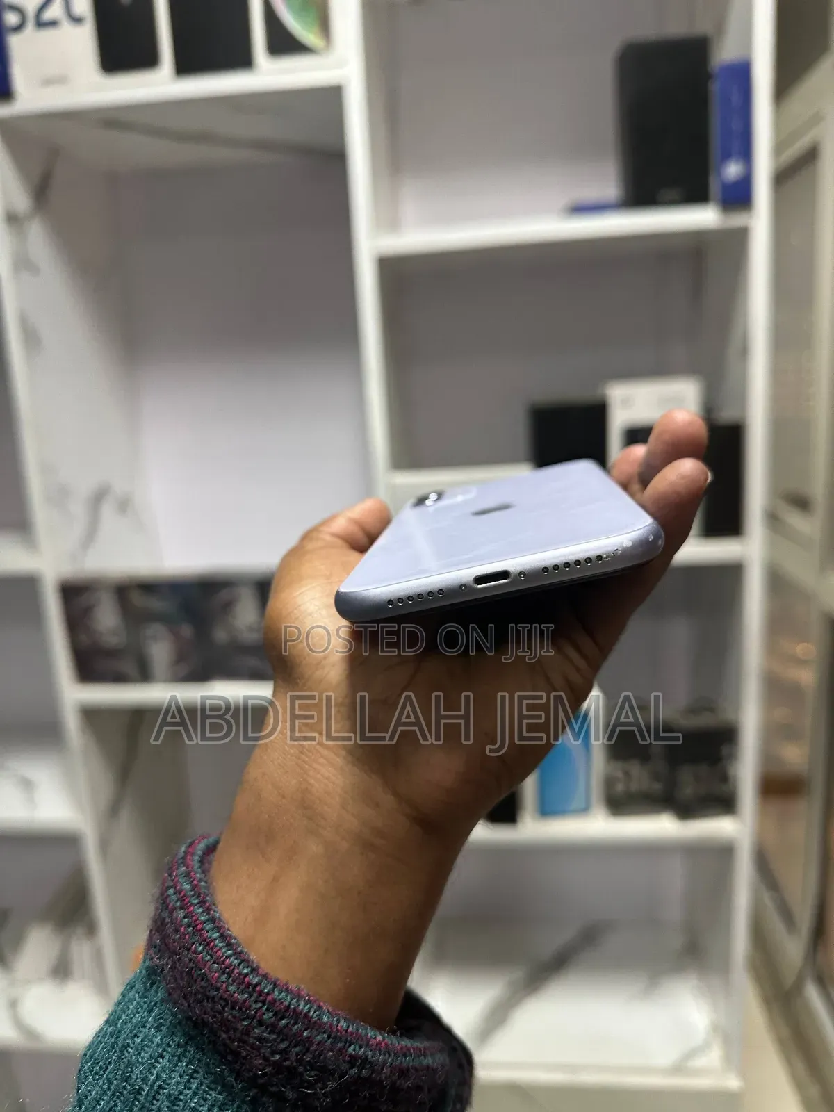 New Apple iPhone 11 64 GB Purple