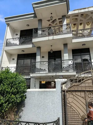 6bdrm Townhouse / Terrace in Nasswe Real State, Nifas Silk-Lafto