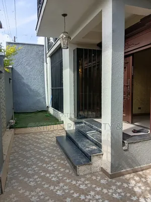 6bdrm Townhouse / Terrace in Nasswe Real State, Nifas Silk-Lafto