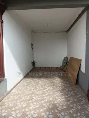 6bdrm Townhouse / Terrace in Nasswe Real State, Nifas Silk-Lafto
