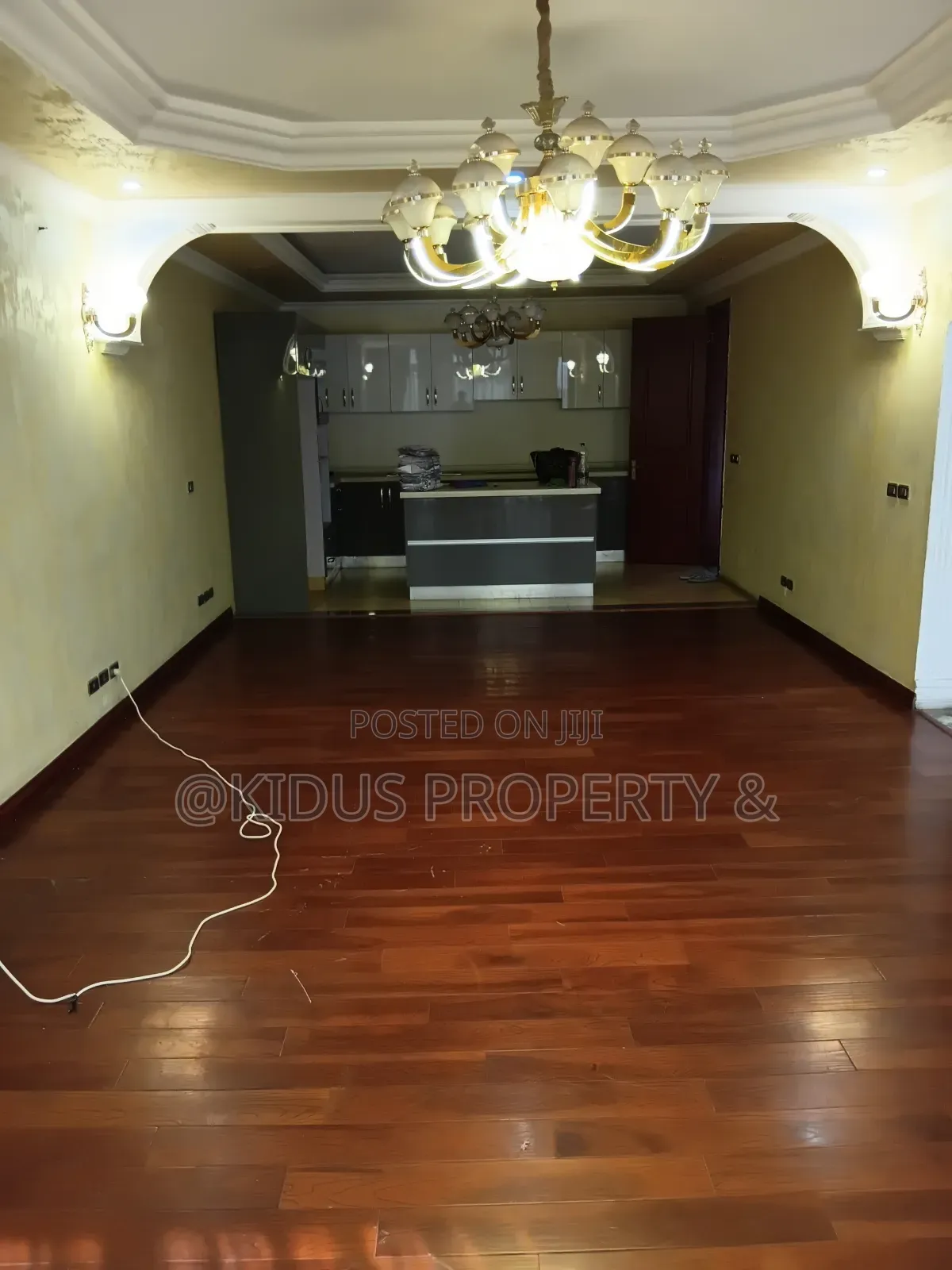 6bdrm Townhouse / Terrace in Nasswe Real State, Nifas Silk-Lafto