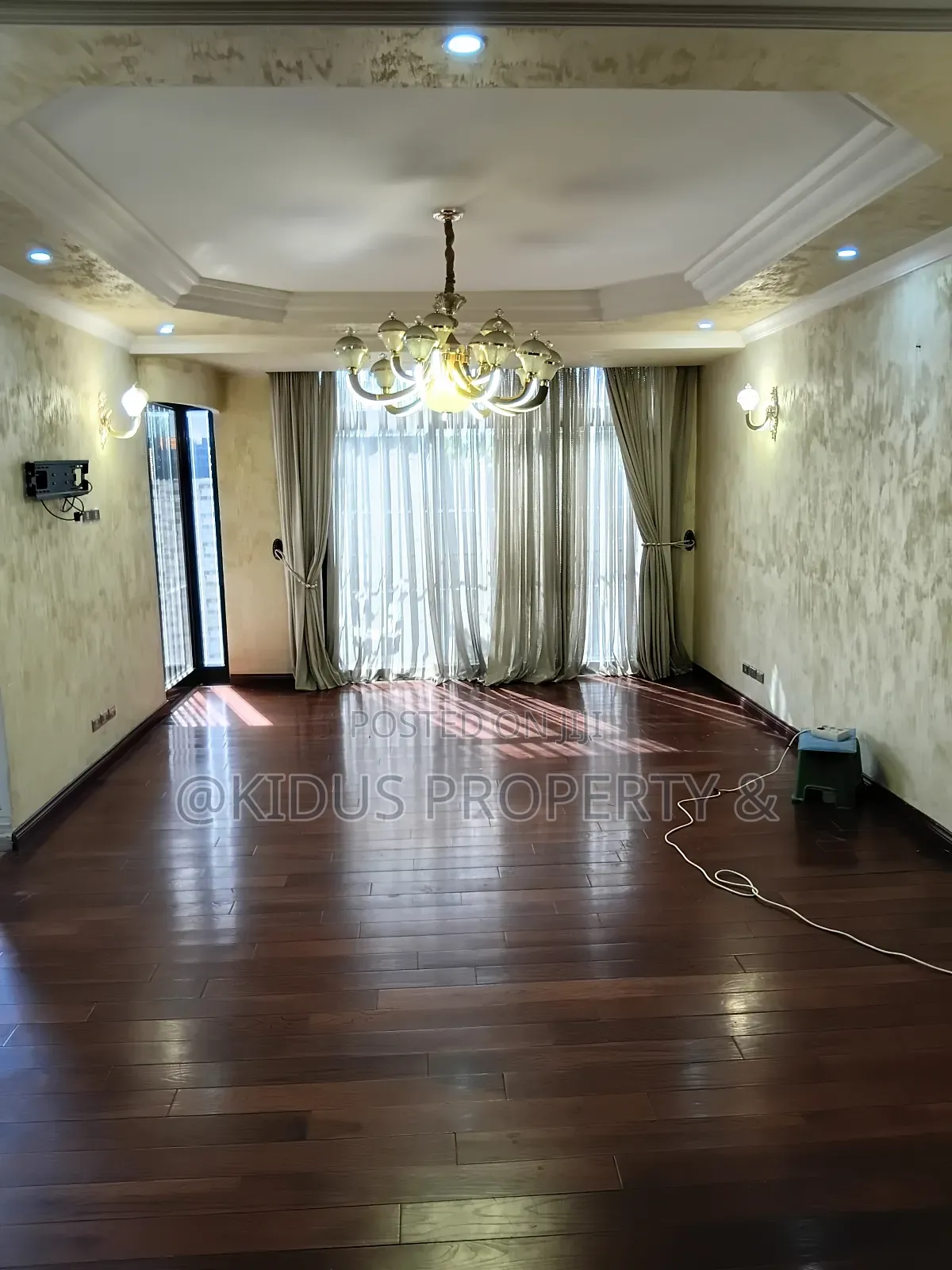 6bdrm Townhouse / Terrace in Nasswe Real State, Nifas Silk-Lafto