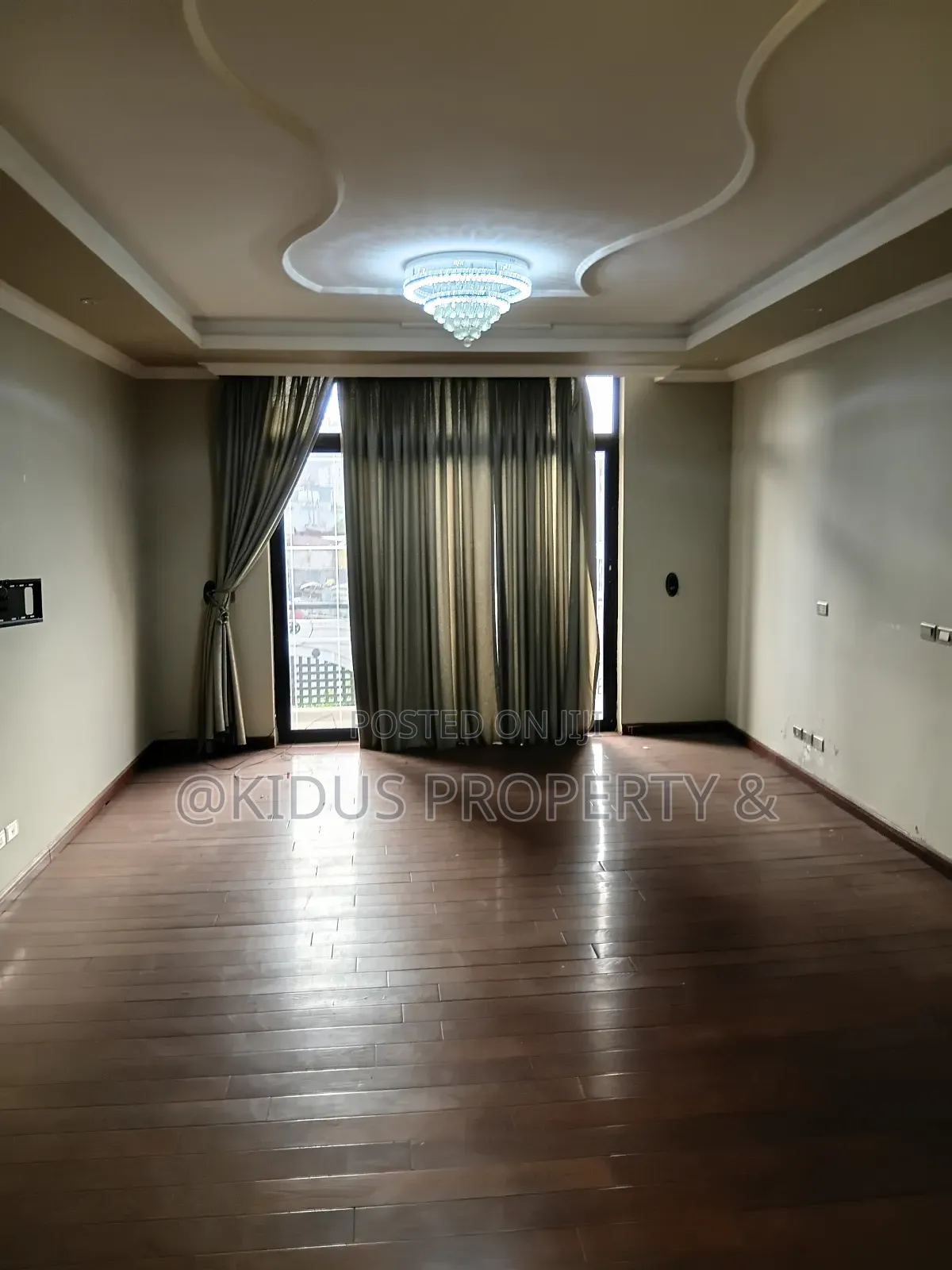 6bdrm Townhouse / Terrace in Nasswe Real State, Nifas Silk-Lafto