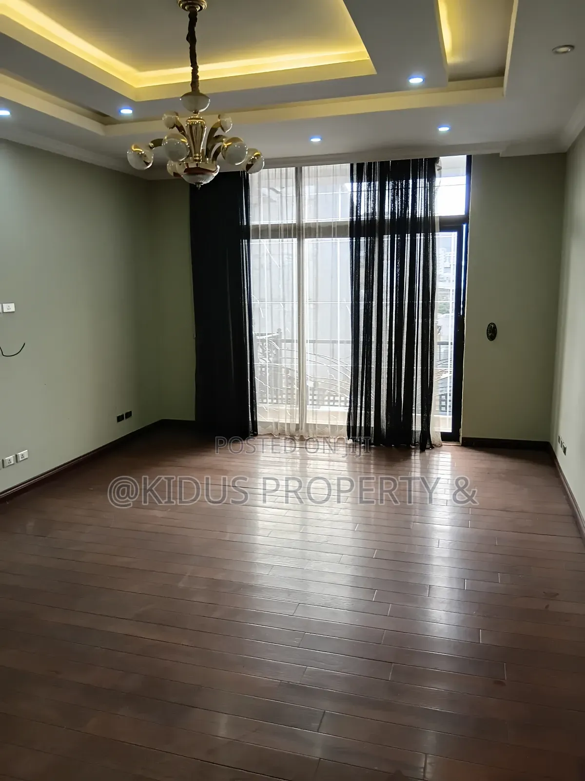 6bdrm Townhouse / Terrace in Nasswe Real State, Nifas Silk-Lafto