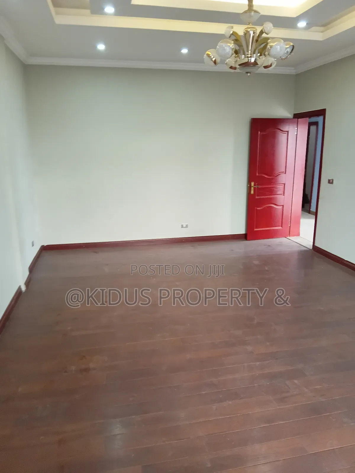 6bdrm Townhouse / Terrace in Nasswe Real State, Nifas Silk-Lafto