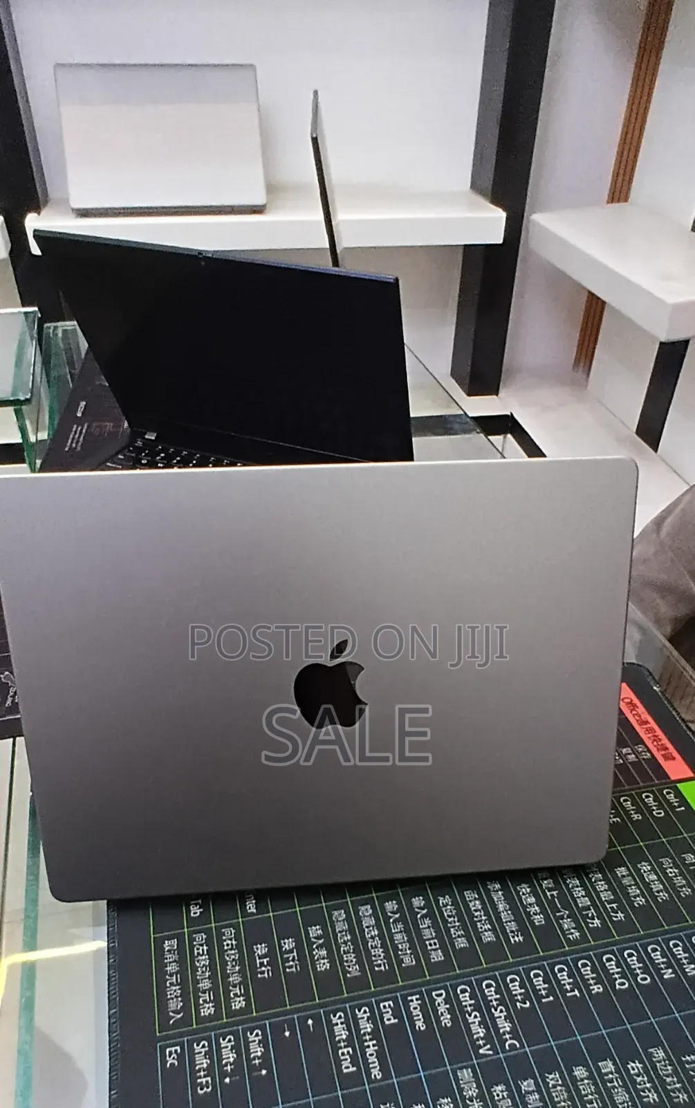 New Laptop Apple MacBook Air 2025 M4 13-inch 16GB Apple M4 SSD 256GB