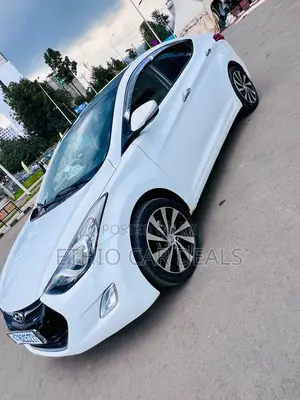 Hyundai Avante 2012 White