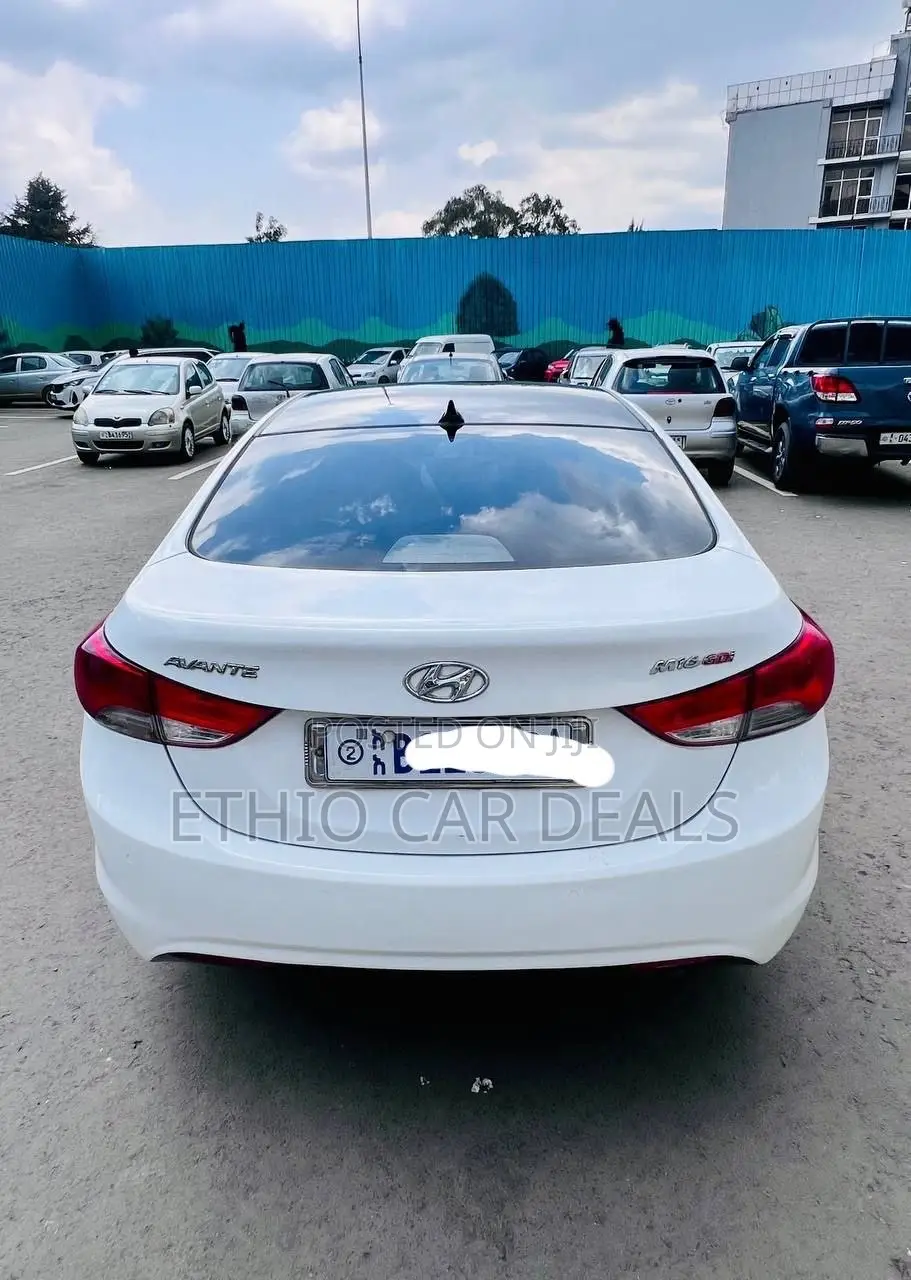 Hyundai Avante 2012 White