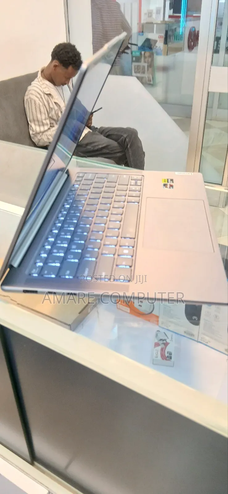 New Laptop Lenovo Yoga 710 16GB AMD Ryzen 7 SSD 512GB