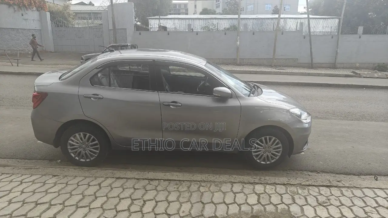 Suzuki Dzire 2022 Silver