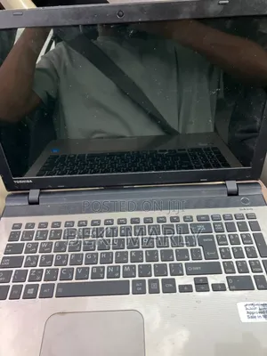 Laptop Toshiba Satellite C55 4GB Intel Core i3 HDD 500GB
