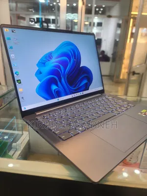New Laptop Lenovo 16GB AMD Ryzen 7 SSD 512GB