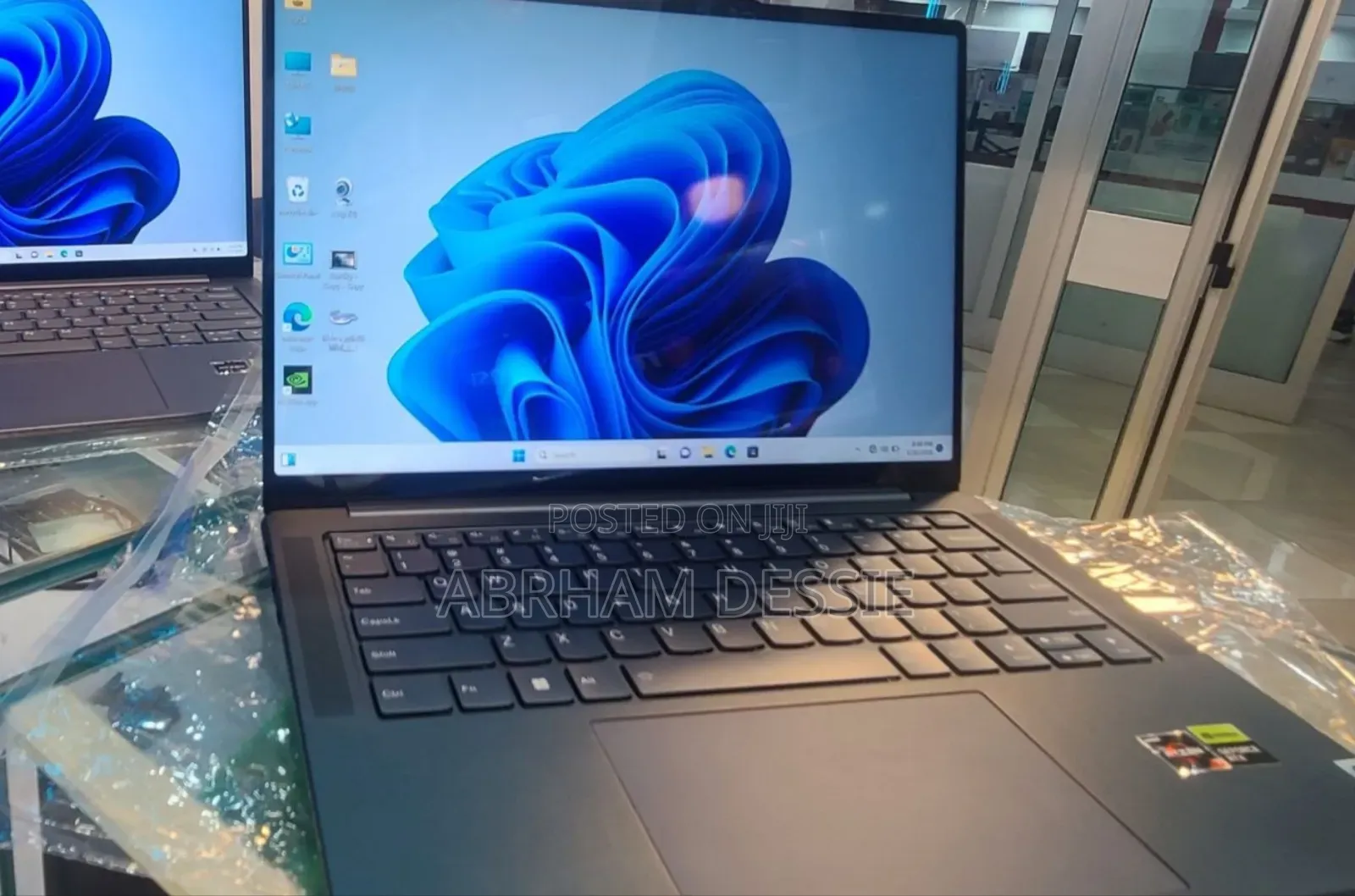New Laptop Lenovo 16GB AMD Ryzen 7 SSD 512GB