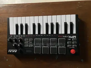 Akai MPK Mini Studio Keyboard