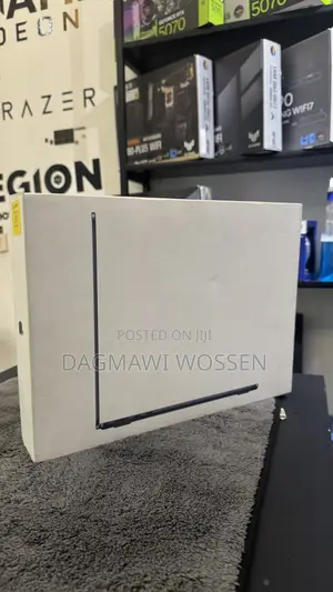 New Laptop Apple MacBook Air 2025 M4 13-inch 16GB Apple M4 SSD 256GB