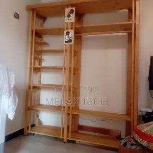 Wooden Standing Wardrobe ተንቀሳቃሽ የእንጨት ልብስ መስቀያ