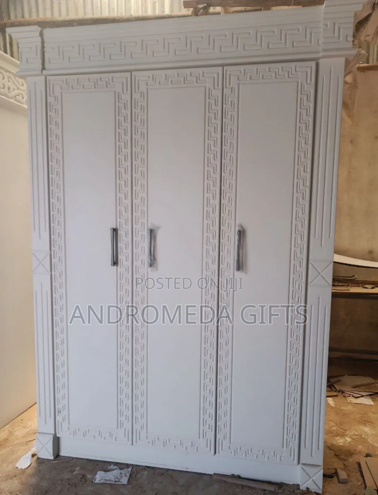 Closet ቁምሳጥን