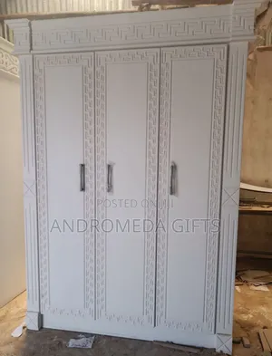 Closet ቁምሳጥን